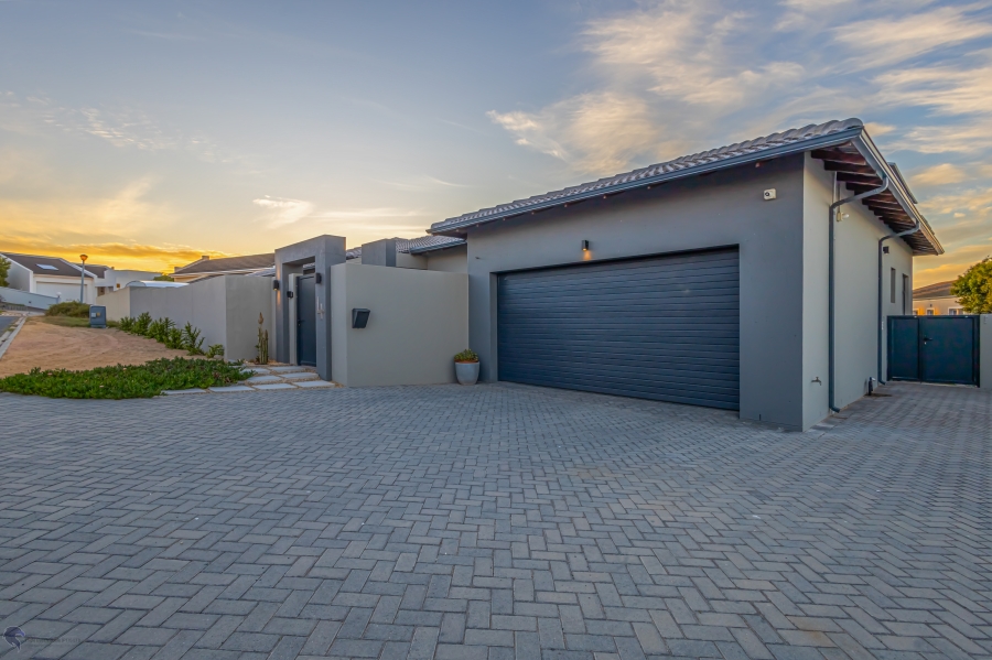 3 Bedroom Property for Sale in Country Club Western Cape